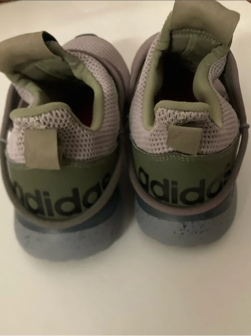 adidas men’s lite racer Athletic Shoes in beige and Olive green size 9.5